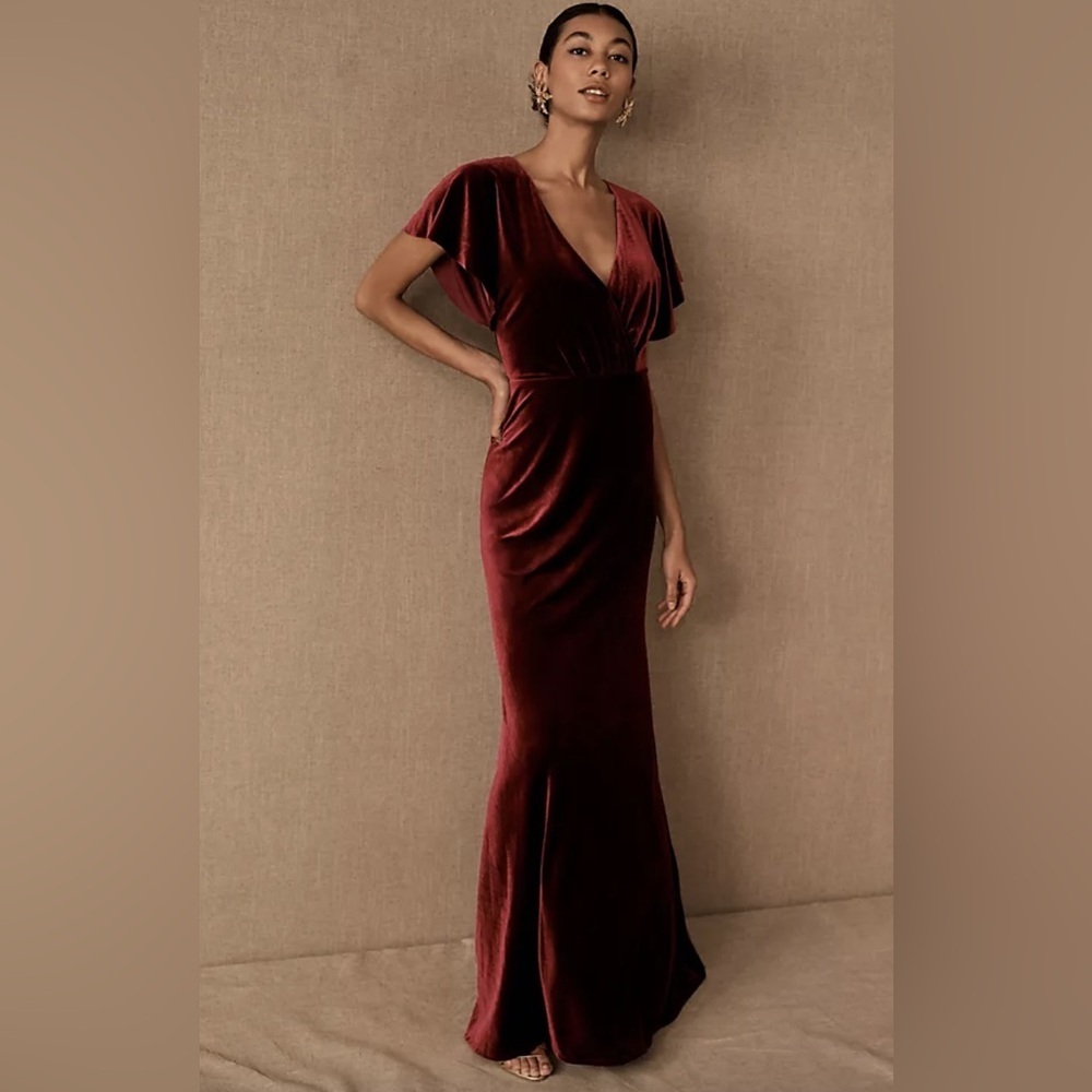 Jenny Yoo Jenny Yoo Ellis Flutter-Sleeve Open-Back Velvet Gown Size 2